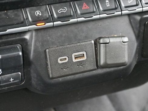 Used 2020 Chevrolet Silverado 1500 RST image 27