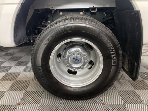 Used 2024 Ford F350 Platinum image 25