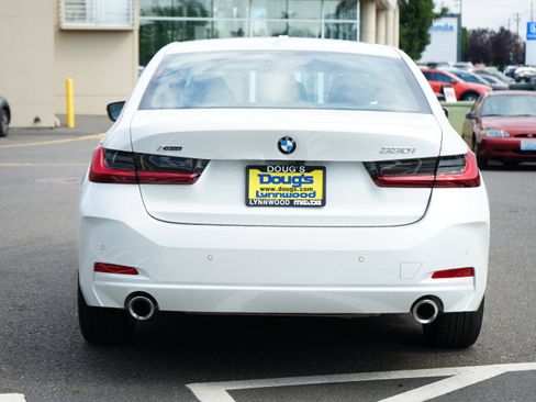 Used 2025 BMW 330i xDrive Sedan w/ Convenience Package image 6
