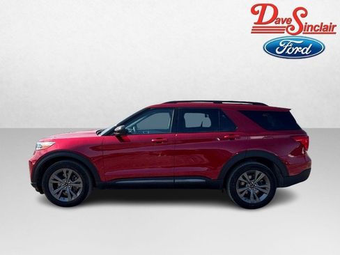 Used 2023 Ford Explorer XLT w/ Equipment Group 202A image 10