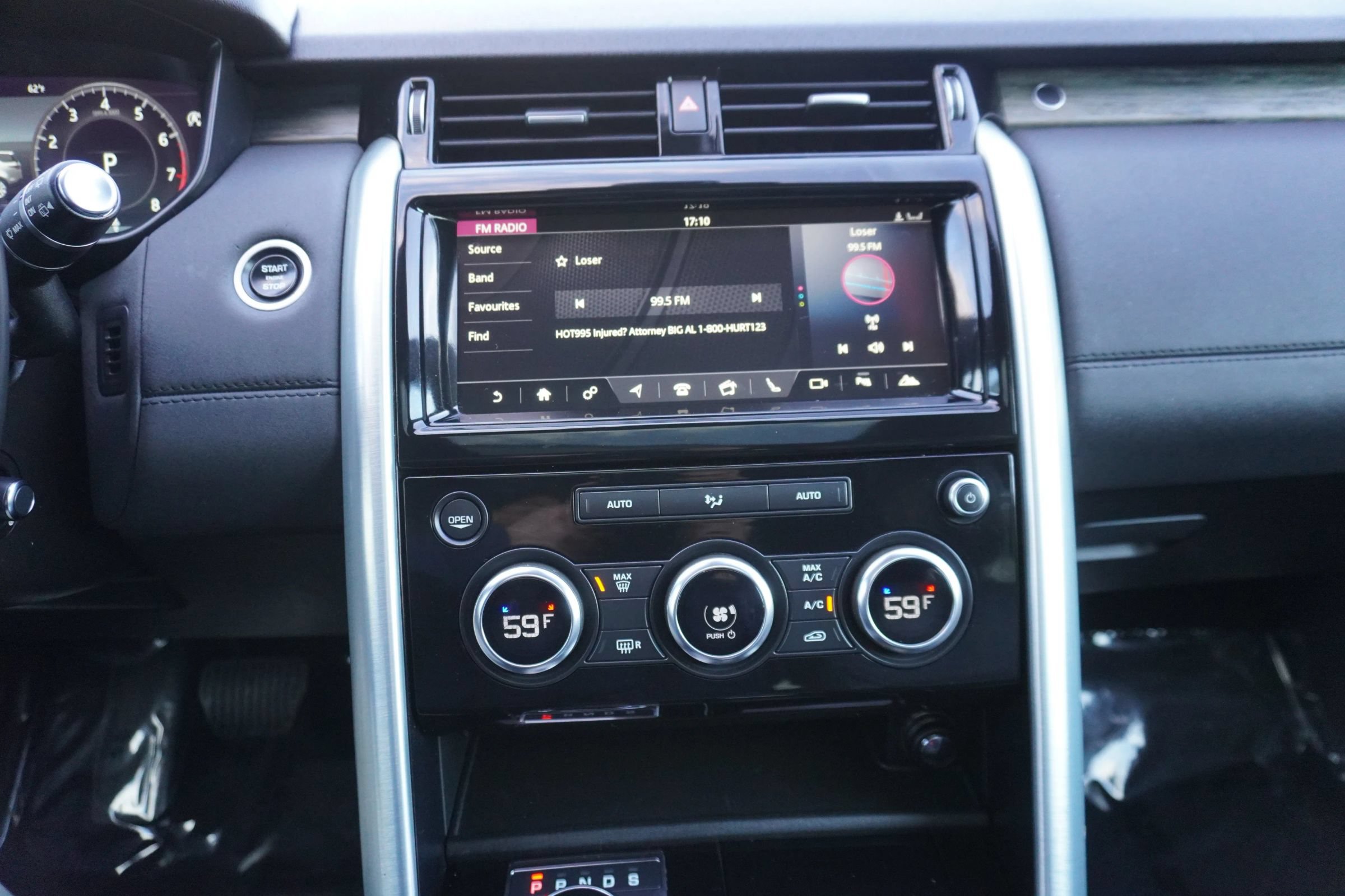 Used 2018 Land Rover Discovery HSE AWD/4WD image 22