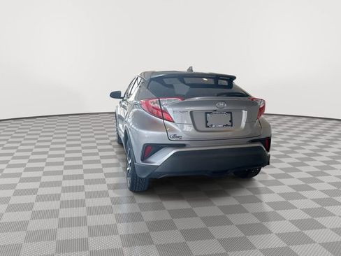 Used 2020 Toyota C-HR XLE image 9