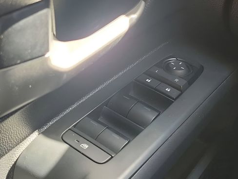 Used 2024 Toyota Tacoma TRD Off-Road image 30