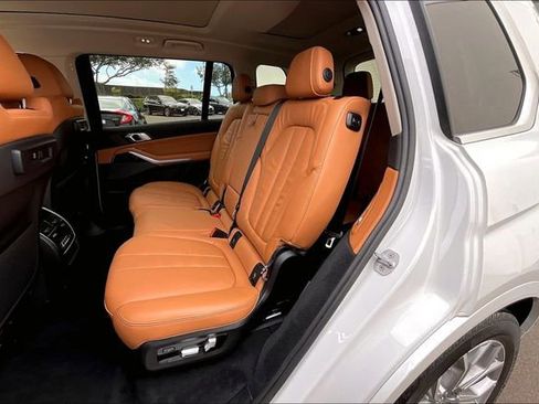 Used 2021 BMW X7 xDrive40i w/ Premium Package image 24