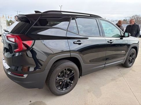 Used 2022 GMC Terrain AT4 w/ Infotainment Package II image 5