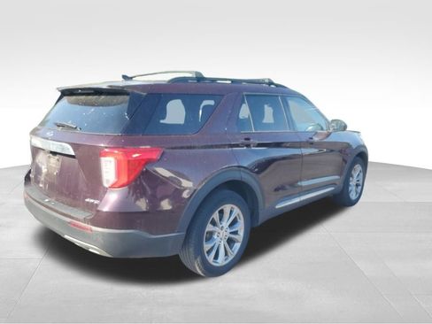 Used 2022 Ford Explorer XLT w/ Equipment Group 202A AWD/4WD image 7