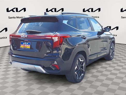 Certified 2025 Kia Seltos SX w/ SX Sunroof Package image 5