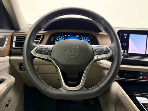 Used 2025 Volkswagen Atlas SE FWD image 22