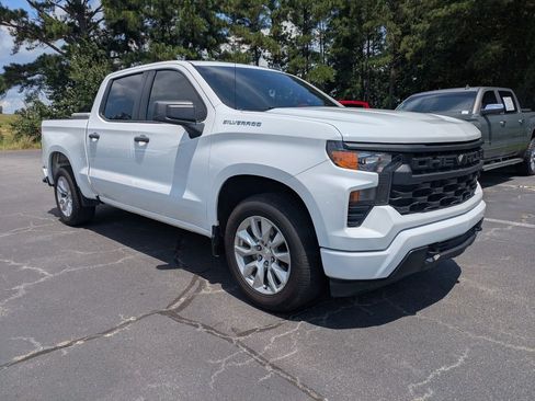 Used 2023 Chevrolet Silverado 1500 Custom RWD image 2