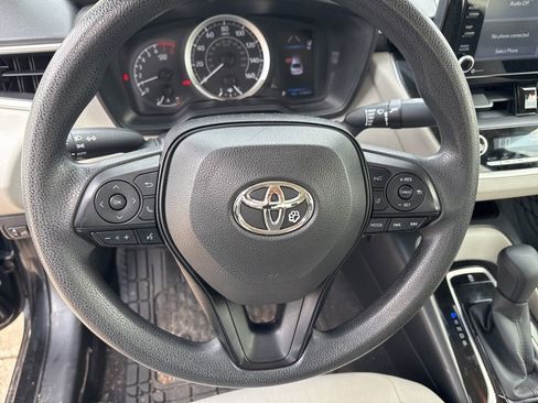 Used 2022 Toyota Corolla LE image 14