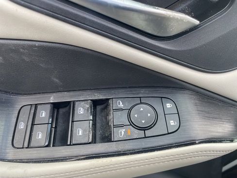 Used 2023 Nissan Rogue SV w/ SV Premium B Package image 11