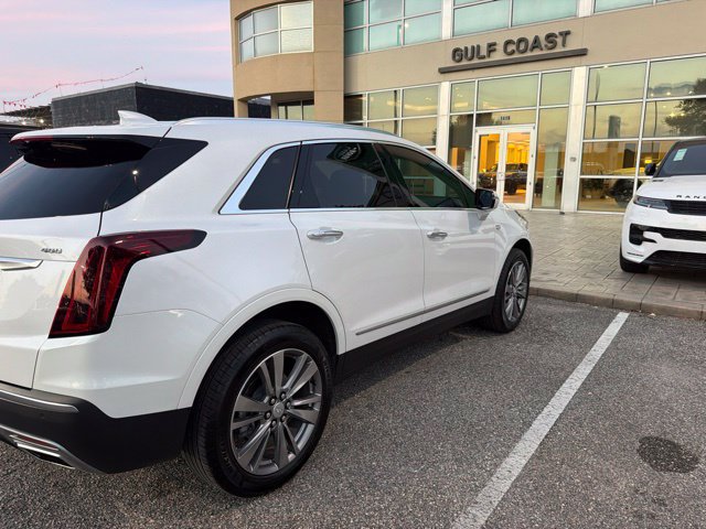 Used 2025 Cadillac XT5 Premium Luxury FWD image 3