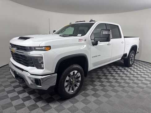 New 2026 Chevrolet Silverado 2500 LT w/ All Star Edition AWD/4WD image 5