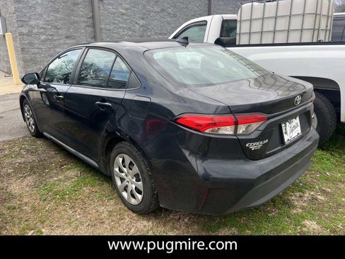 Used 2022 Toyota Corolla LE image 4