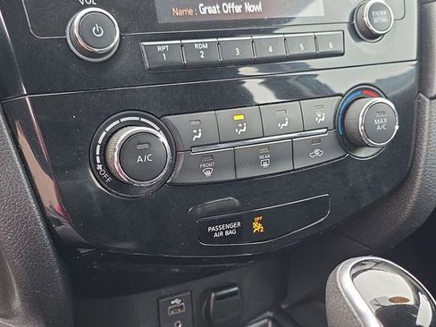 Certified 2017 Nissan Rogue S image 18