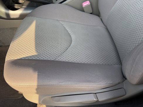Used 2007 Toyota RAV4 4WD w/ 3rd Row image 15