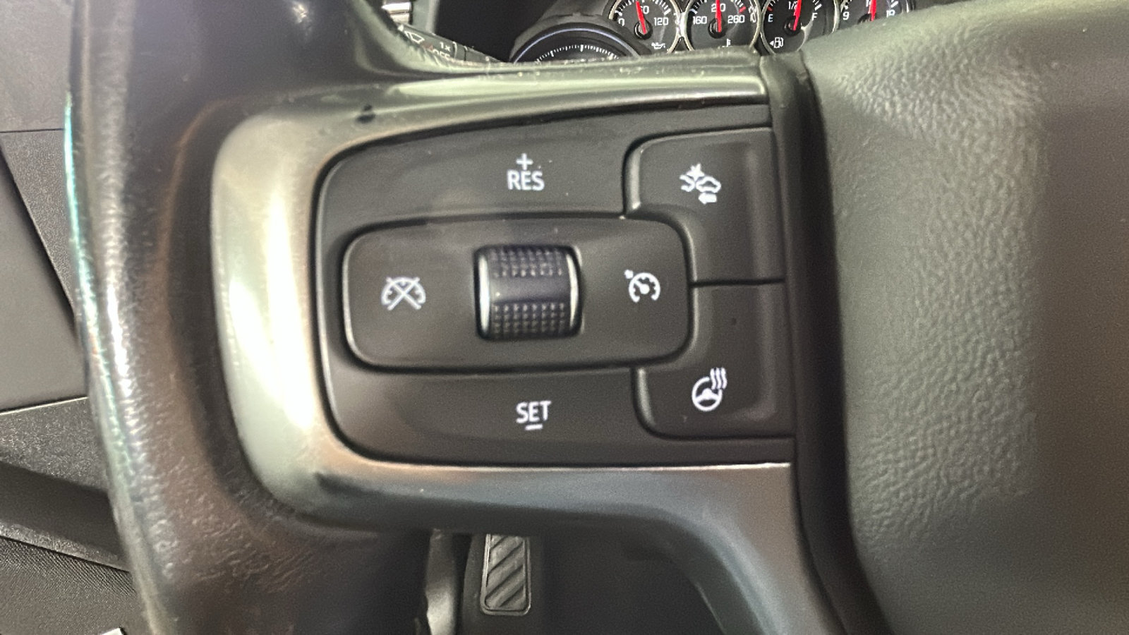 Used 2021 Chevrolet Suburban LT w/ LT Signature Package AWD/4WD image 19