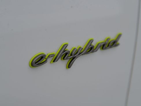 Certified 2022 Porsche Cayenne E-Hybrid image 21