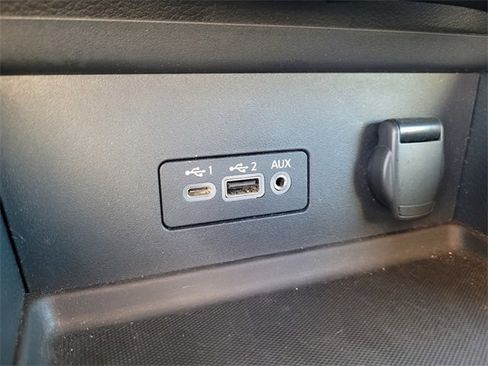 Used 2023 Nissan Sentra SR w/ SR Premium Package image 22