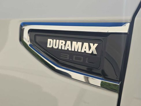 Used 2023 GMC Yukon SLT image 7