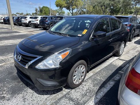 Used 2019 Nissan Versa S Plus image 2