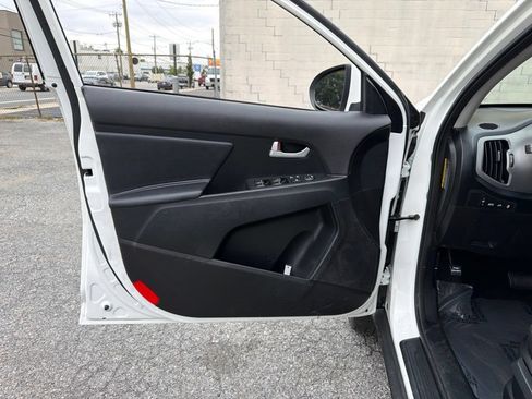 Used 2016 Kia Sportage LX AWD/4WD image 23