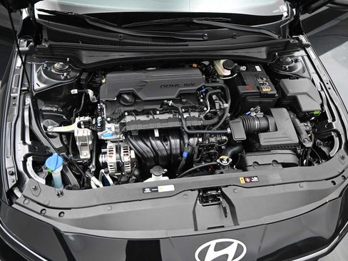 New 2026 Hyundai Elantra SEL Sport FWD image 25