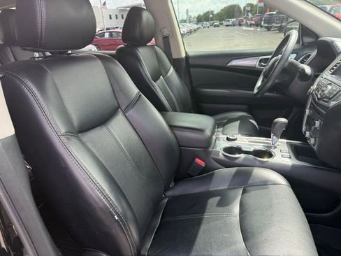 Used 2019 Nissan Pathfinder SL AWD/4WD image 7