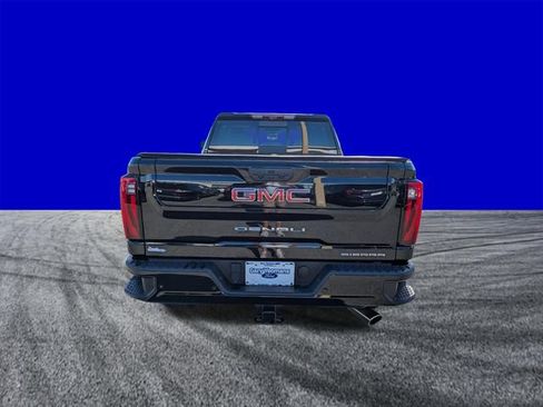 Used 2024 GMC Sierra 2500 Denali w/ Denali Reserve Package AWD/4WD image 5