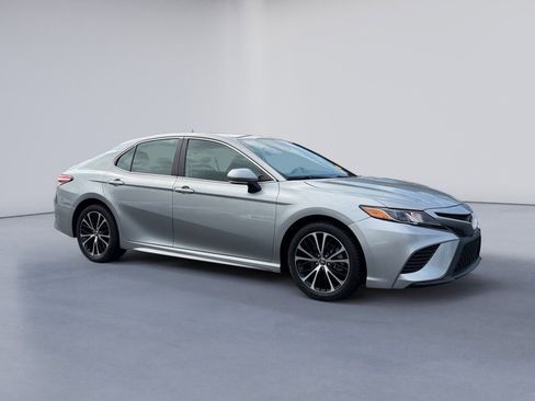 Used 2020 Toyota Camry SE w/ Convenience Package image 7