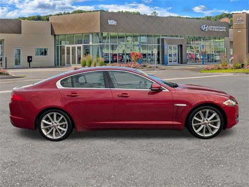 Used 2015 Jaguar XF Portfolio image 2