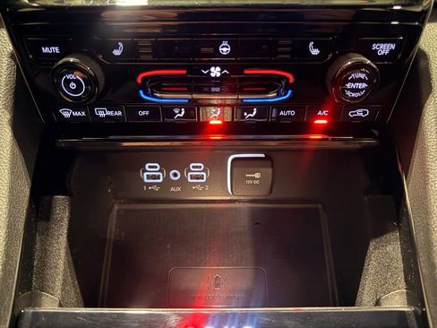 Used 2022 Jeep Grand Cherokee L Laredo image 25