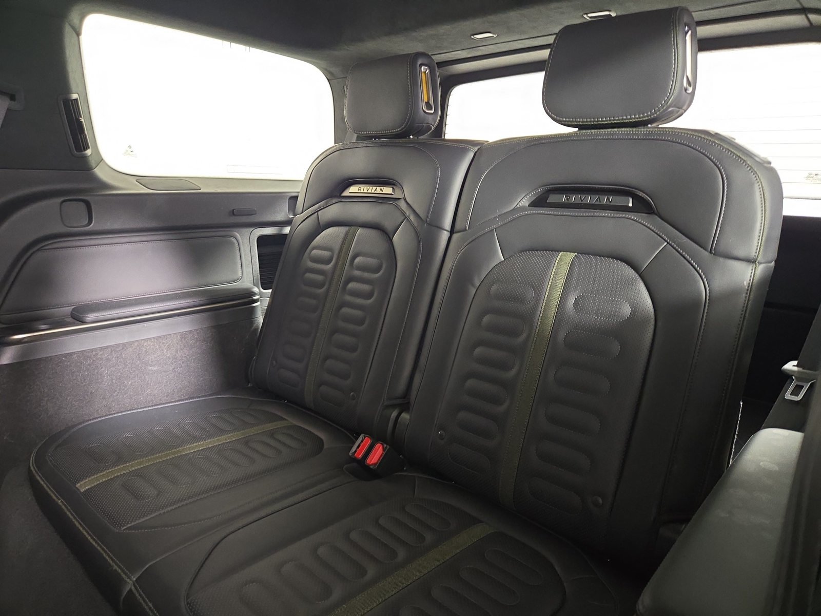 Used 2025 Rivian R1S Adventure Dual AWD/4WD image 22