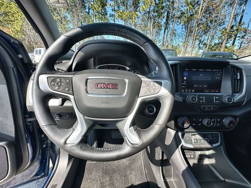 Certified 2022 GMC Terrain SLT image 11
