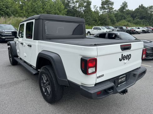 Used 2025 Jeep Gladiator Sport AWD/4WD image 7