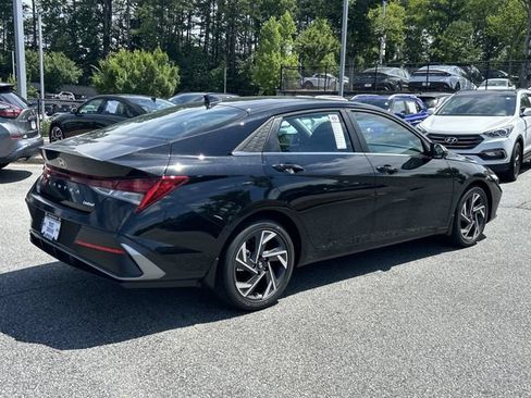 New 2026 Hyundai Elantra Limited FWD image 7