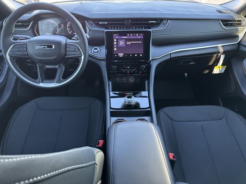 New 2025 Jeep Grand Cherokee Laredo X image 27