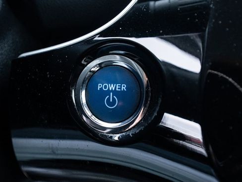 Used 2016 Toyota Prius Three image 27