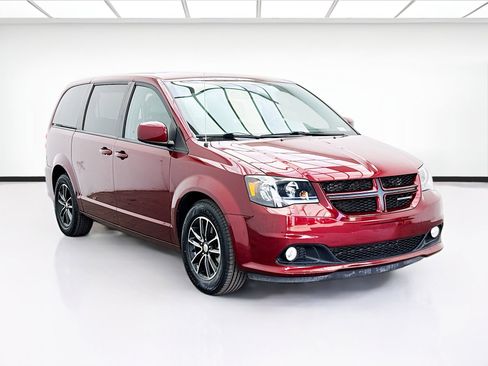 Used 2019 Dodge Grand Caravan GT image 3