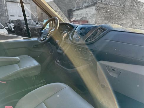 Used 2019 Ford Transit 250 130 Medium Roof RWD image 25