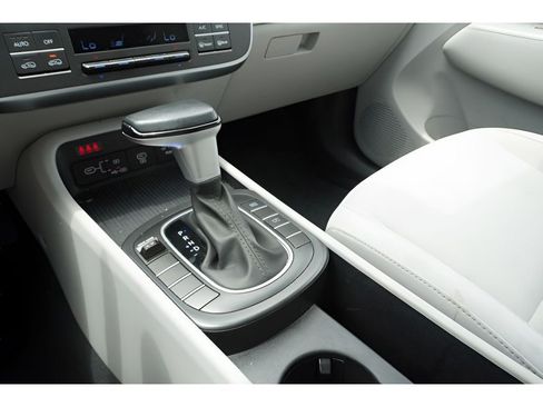 Used 2024 Hyundai Kona SEL FWD image 13