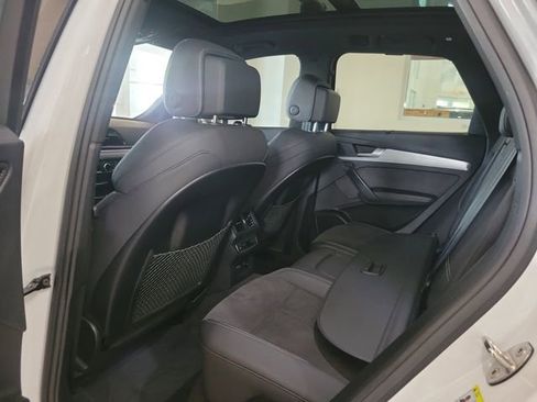 Used 2024 Audi Q5 e Prestige image 9