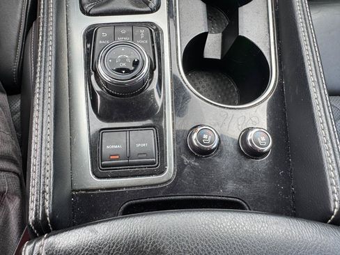 Used 2016 Nissan Maxima Platinum w/ Interior Lighting Package FWD image 26