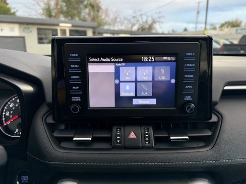 Used 2019 Toyota RAV4 XLE Premium w/ Cold Weather Package AWD/4WD image 36