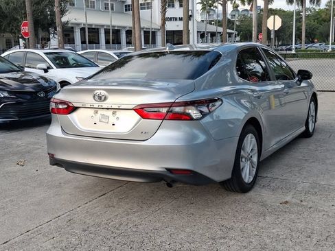 Used 2022 Toyota Camry LE FWD image 4