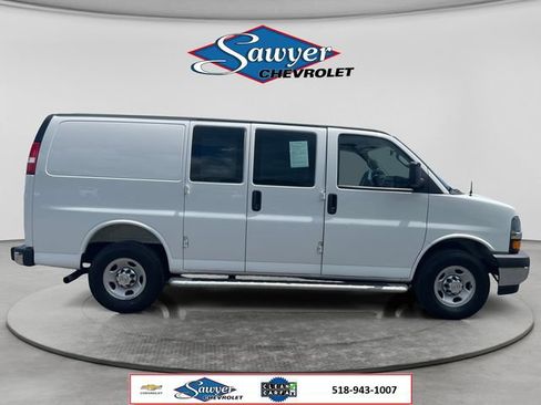 Used 2025 Chevrolet Express 2500 w/ Driver Convenience Package RWD image 6