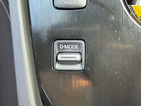 Used 2024 Nissan Rogue S FWD image 29