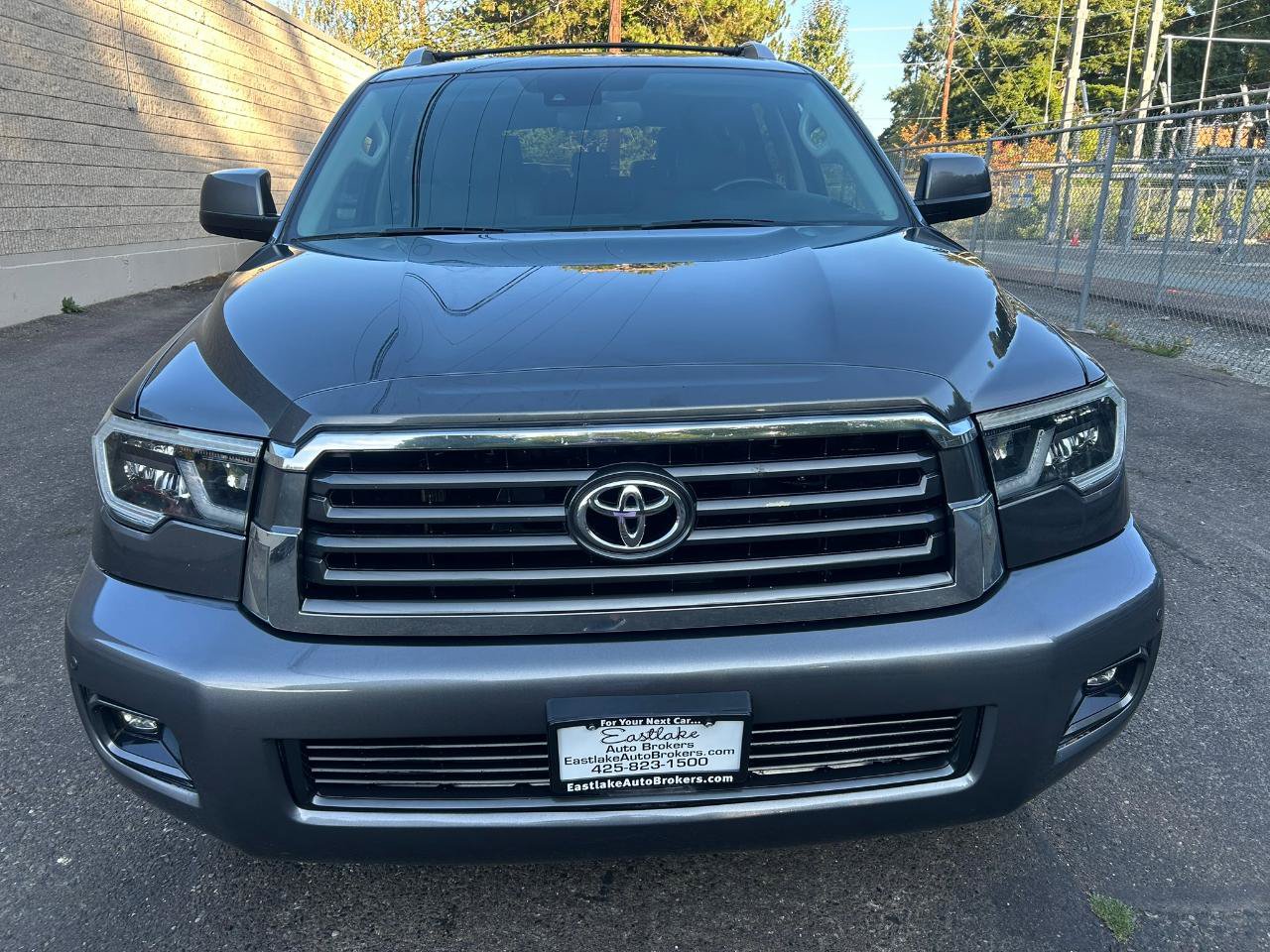 Used 2018 Toyota Sequoia SR5 w/ Premium Package AWD/4WD image 2