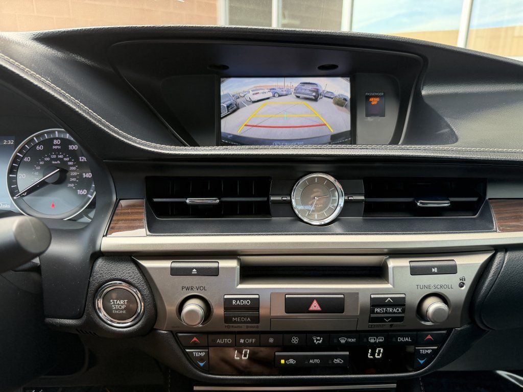 Used 2016 Lexus ES 350 w/ Navigation System Package FWD image 19
