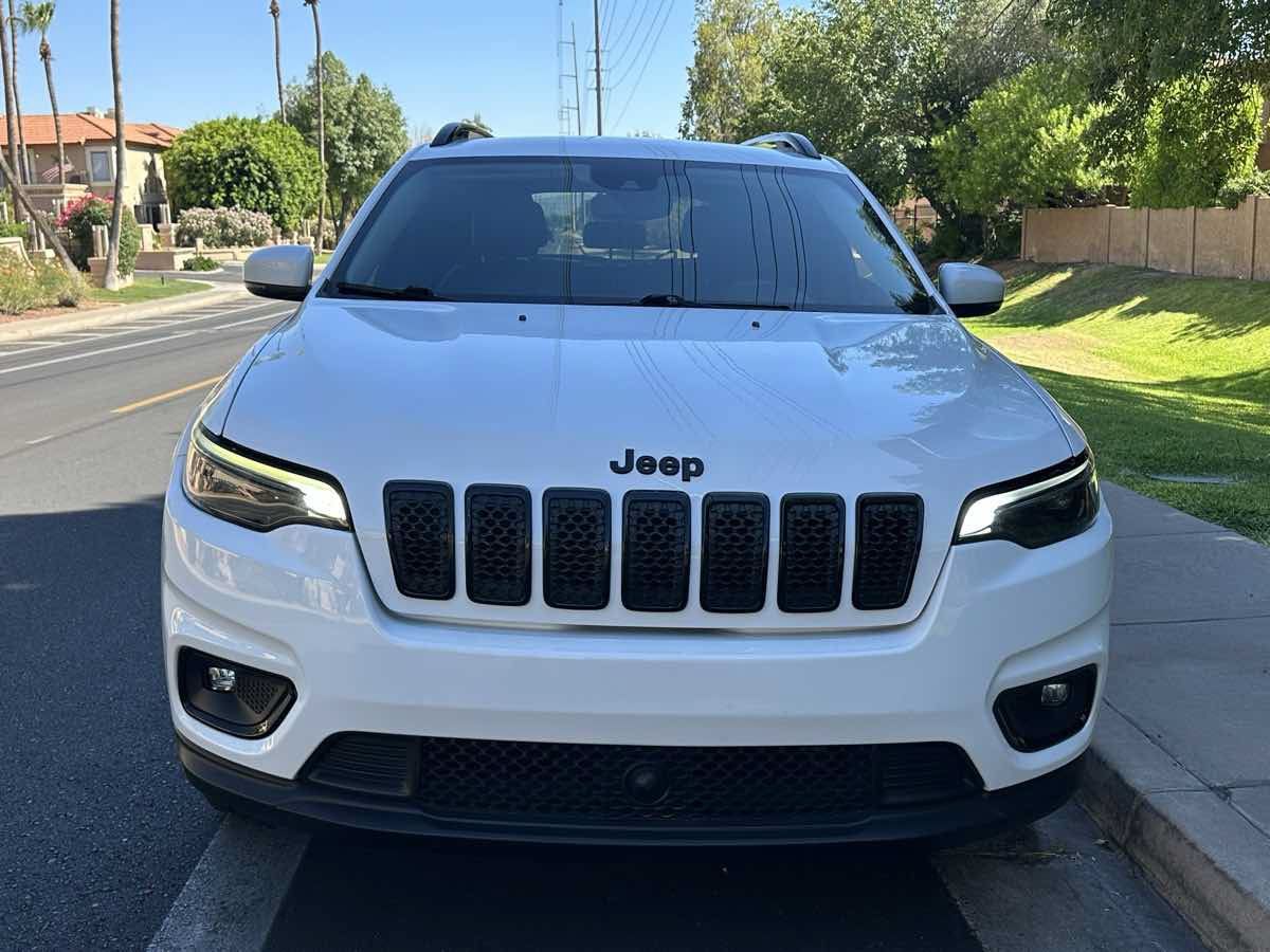 Used 2021 Jeep Cherokee Latitude Plus FWD image 3